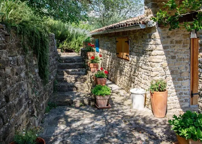 Bella - Two Bedroom House Hébergement de vacances